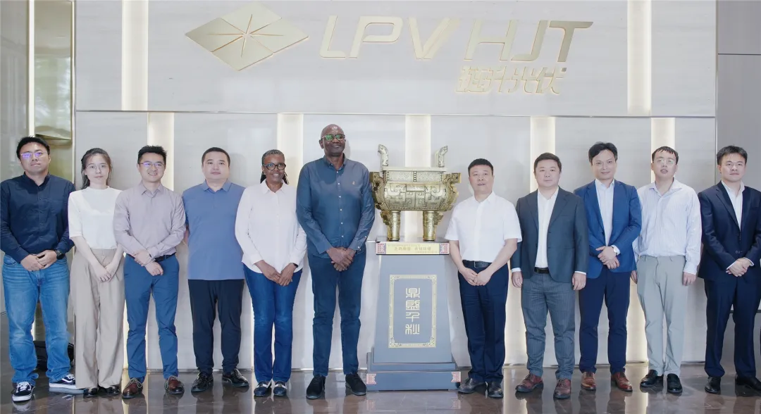 The Chairman of the Namibian State Grid Board of Directors and his delegation visited Leascend PV to jointly promote the integration and new development of new energy